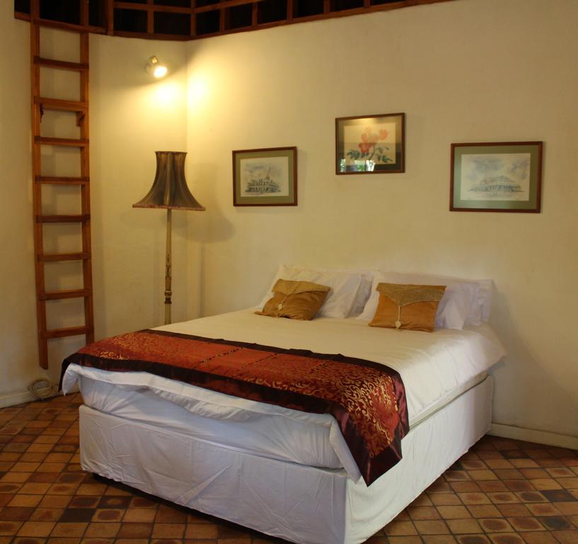 Limerick Cottages Bulawayo Buitenkant foto