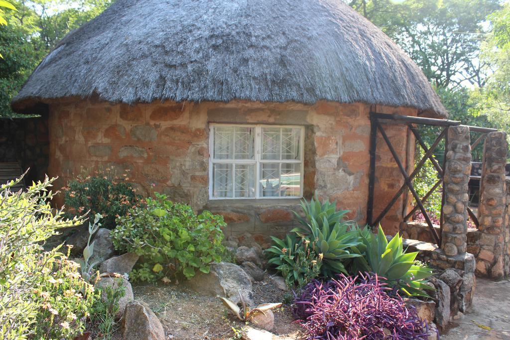 Limerick Cottages Bulawayo Buitenkant foto